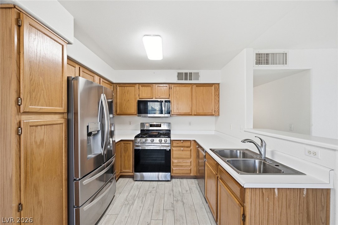 Photo 10 of 27, 3425 E Russell Road #154