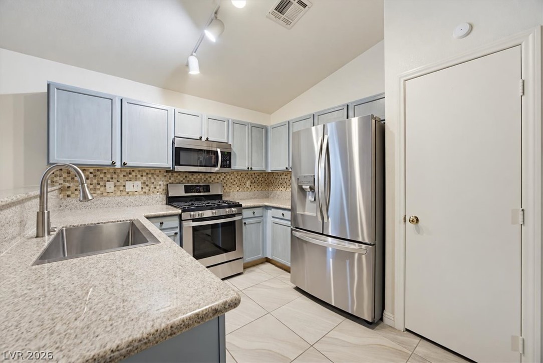 Photo 4 of 5005 Prairie Springs Court