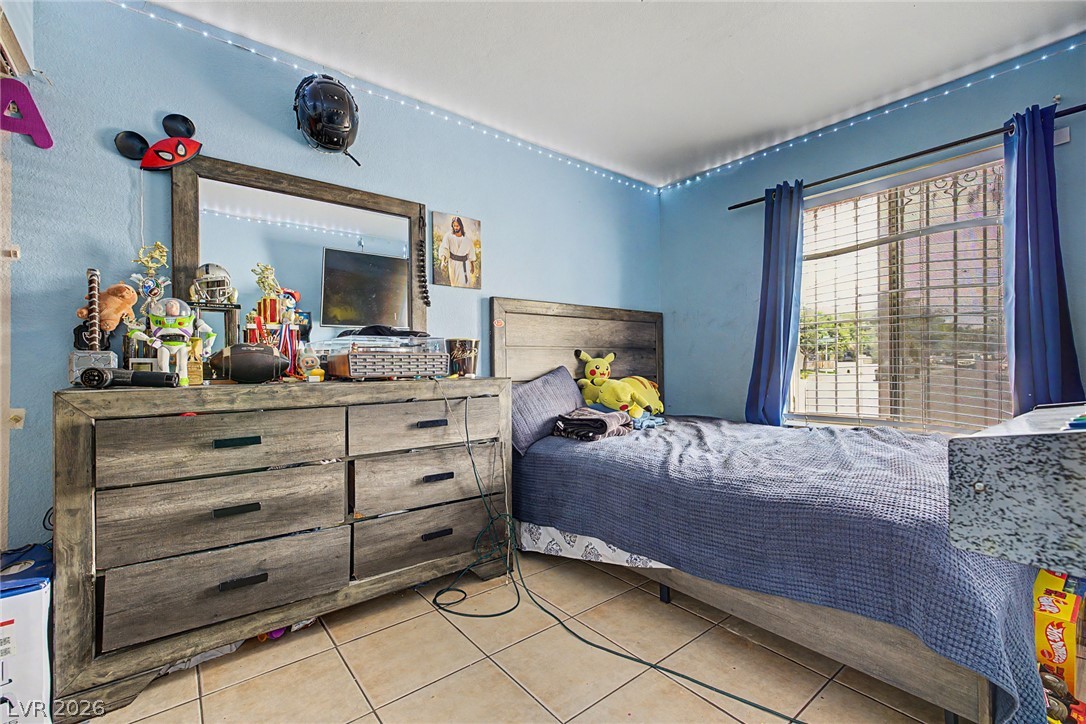 Photo 17 of 27, 4533 Sherrill Avenue