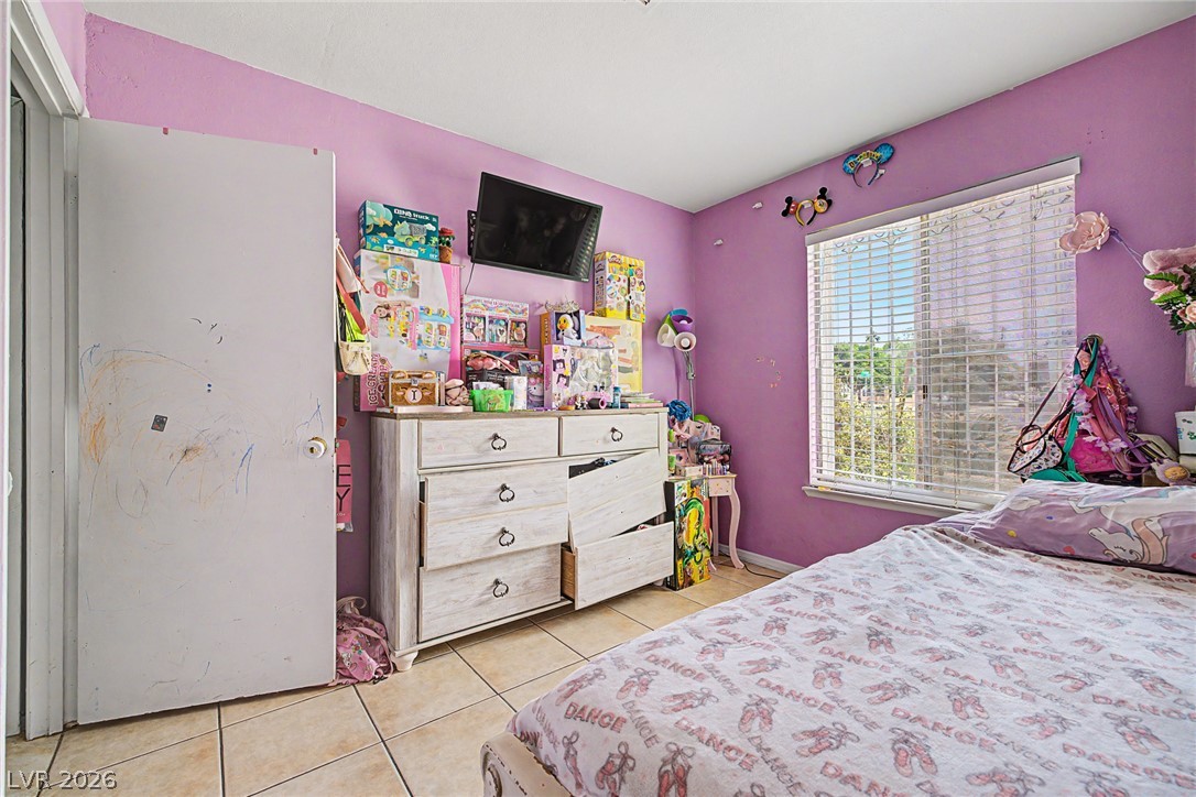 Photo 21 of 27, 4533 Sherrill Avenue