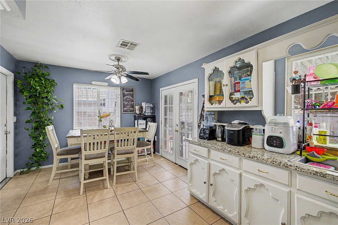Photo 11 of 27, 4533 Sherrill Avenue
