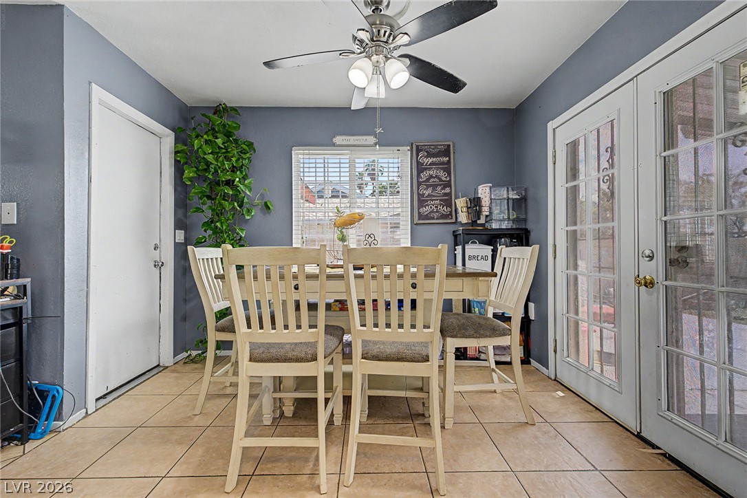 Photo 13 of 27, 4533 Sherrill Avenue