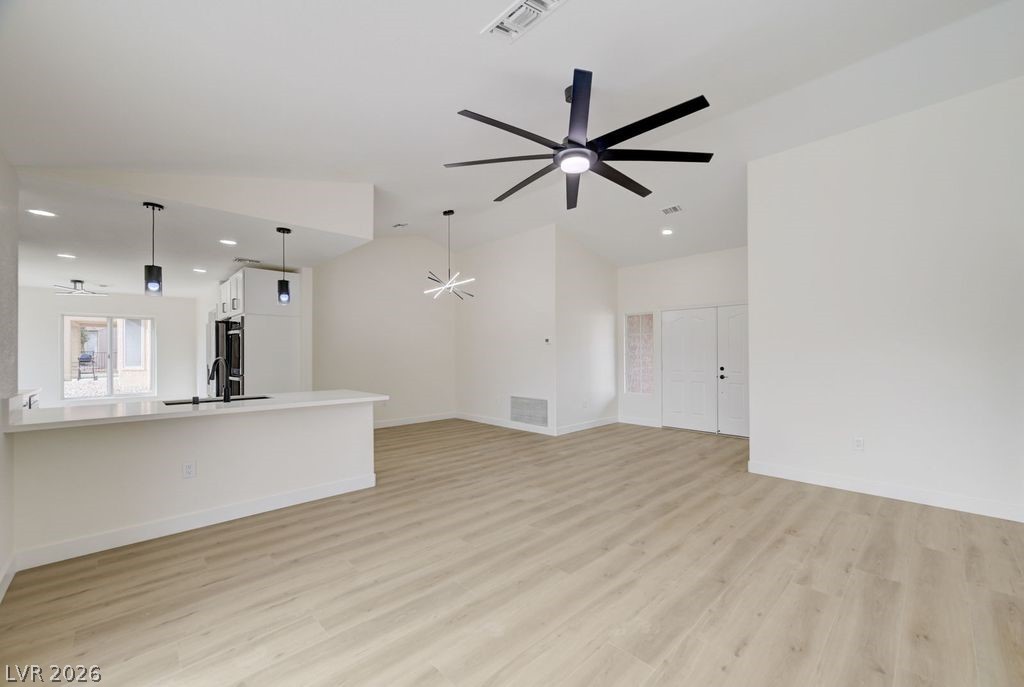 Photo 5 of 8901 Villa Ridge Drive