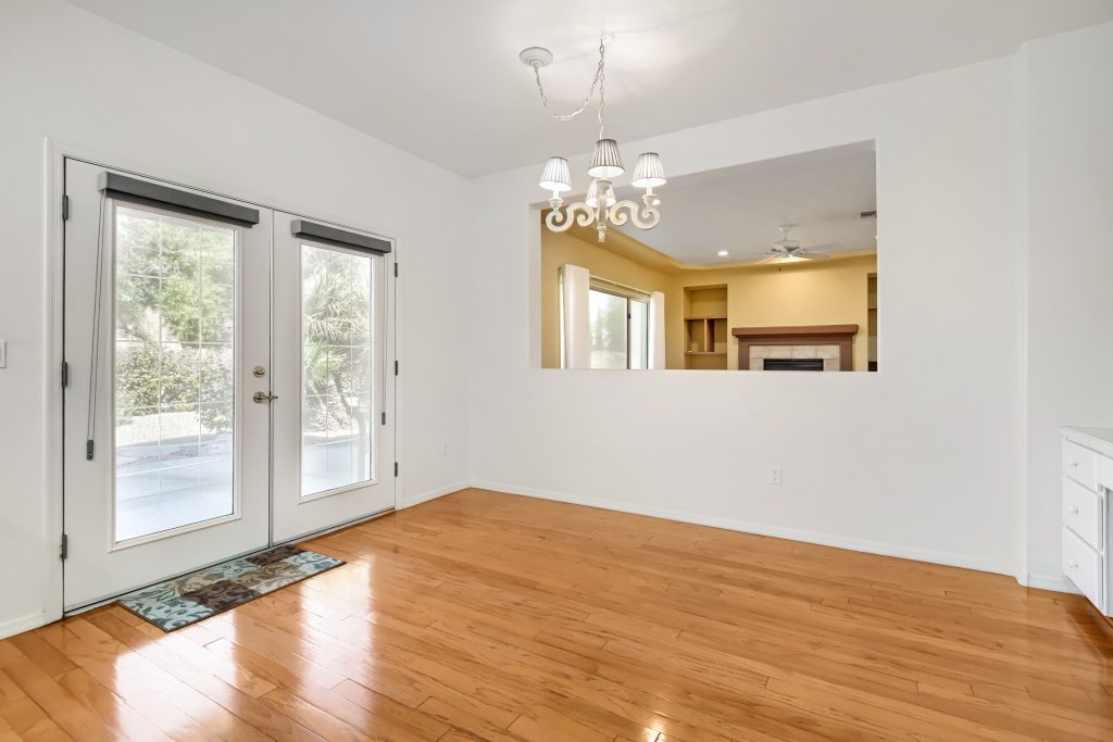 Photo 8 of 26, 2590 Grandville Avenue