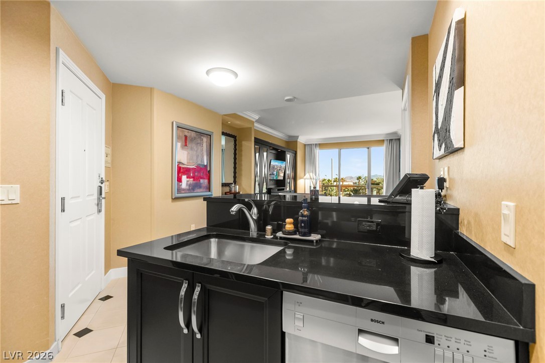Photo 7 of 31, 135 E Harmon Avenue #414