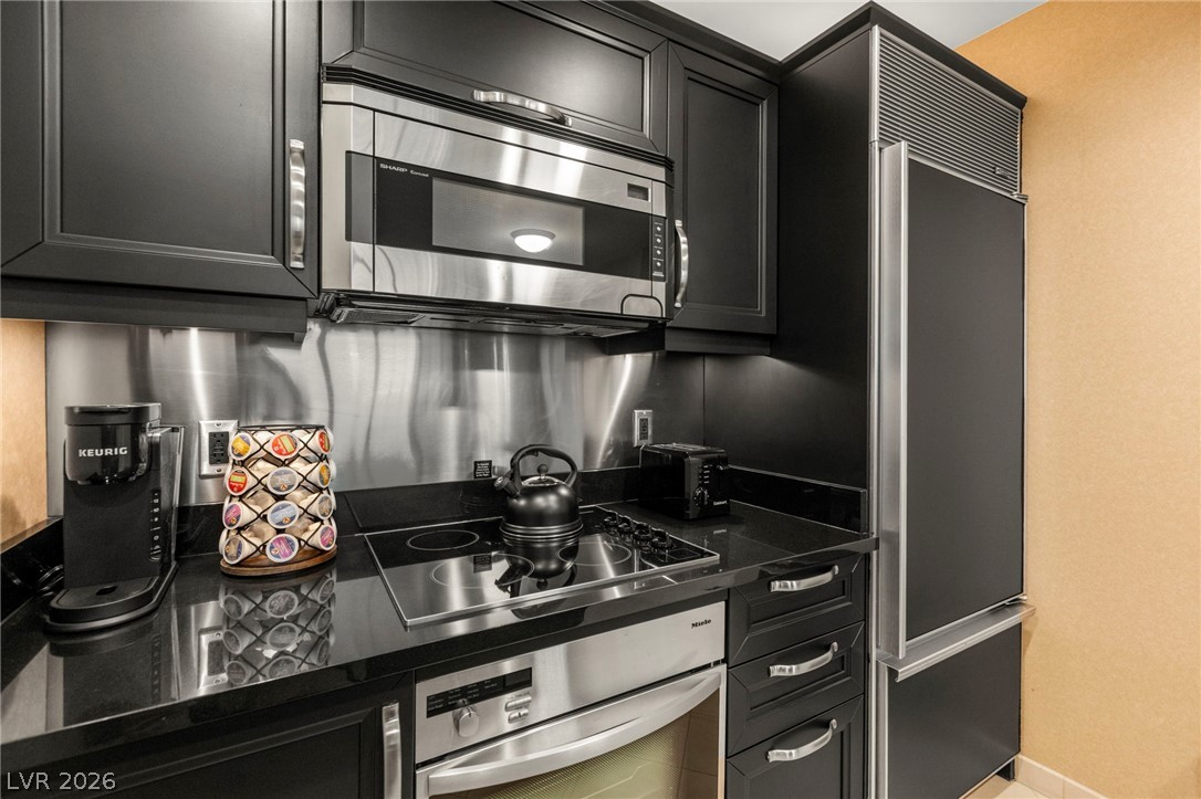 Photo 8 of 31, 135 E Harmon Avenue #414
