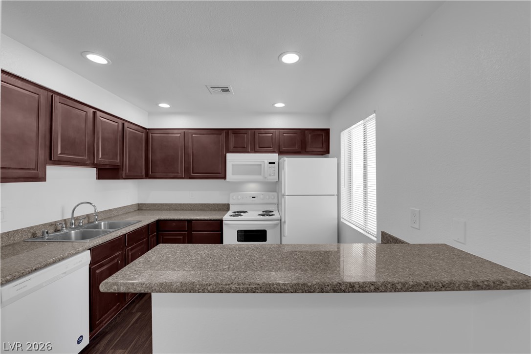 Photo 14 of 43, 4421 Alexis Drive #428