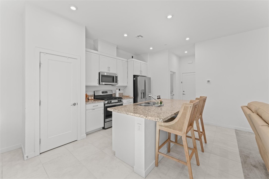 Photo 10 of 37, 3195 Bertonico Avenue