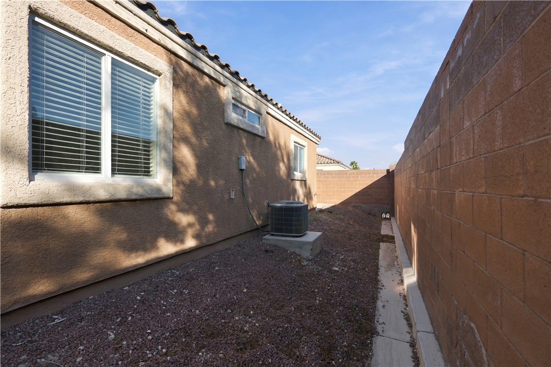 Photo 13 of 33, 7805 Horsenettle Street