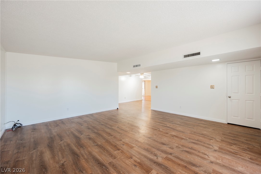 Photo 8 of 40, 1100 Newport Street