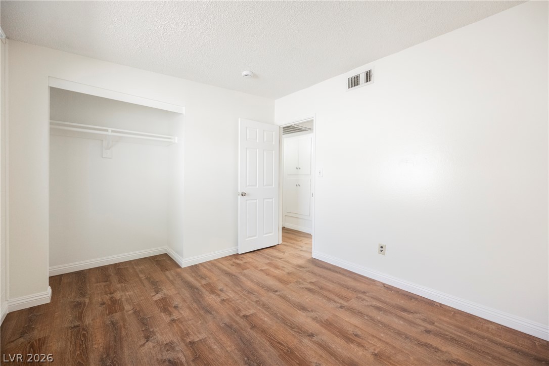 Photo 33 of 40, 1100 Newport Street