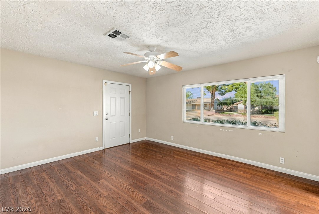Photo 15 of 42, 261 E Delamar Drive