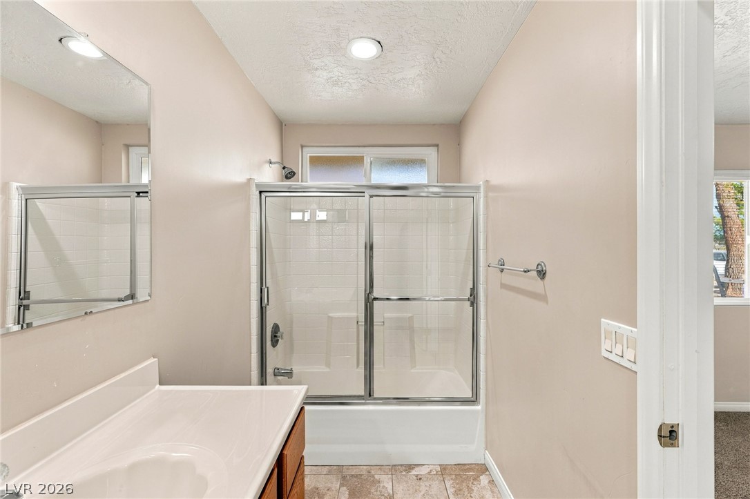 Photo 17 of 42, 261 E Delamar Drive