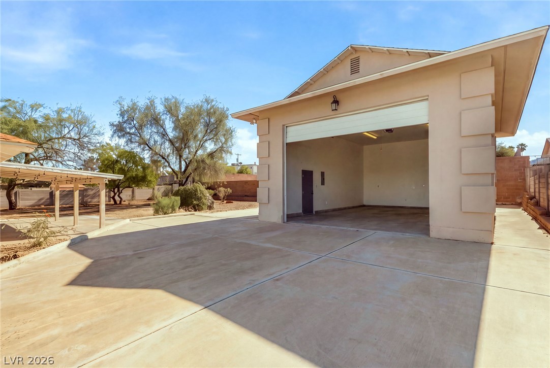 Photo 3 of 261 E Delamar Drive
