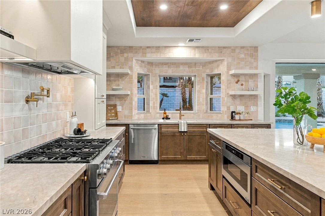 Photo 3 of 1505 Ten Palms Court