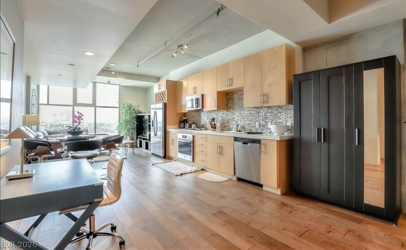 353 E Bonneville Avenue #915, Las Vegas