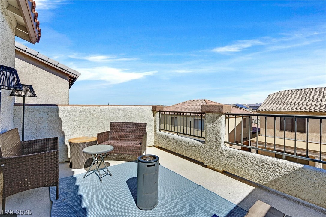Photo 12 of 31, 612 Desert Passage Street