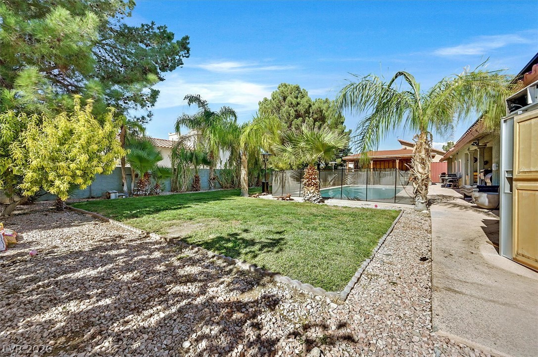 Photo 29 of 35, 4415 N Fort Apache Road