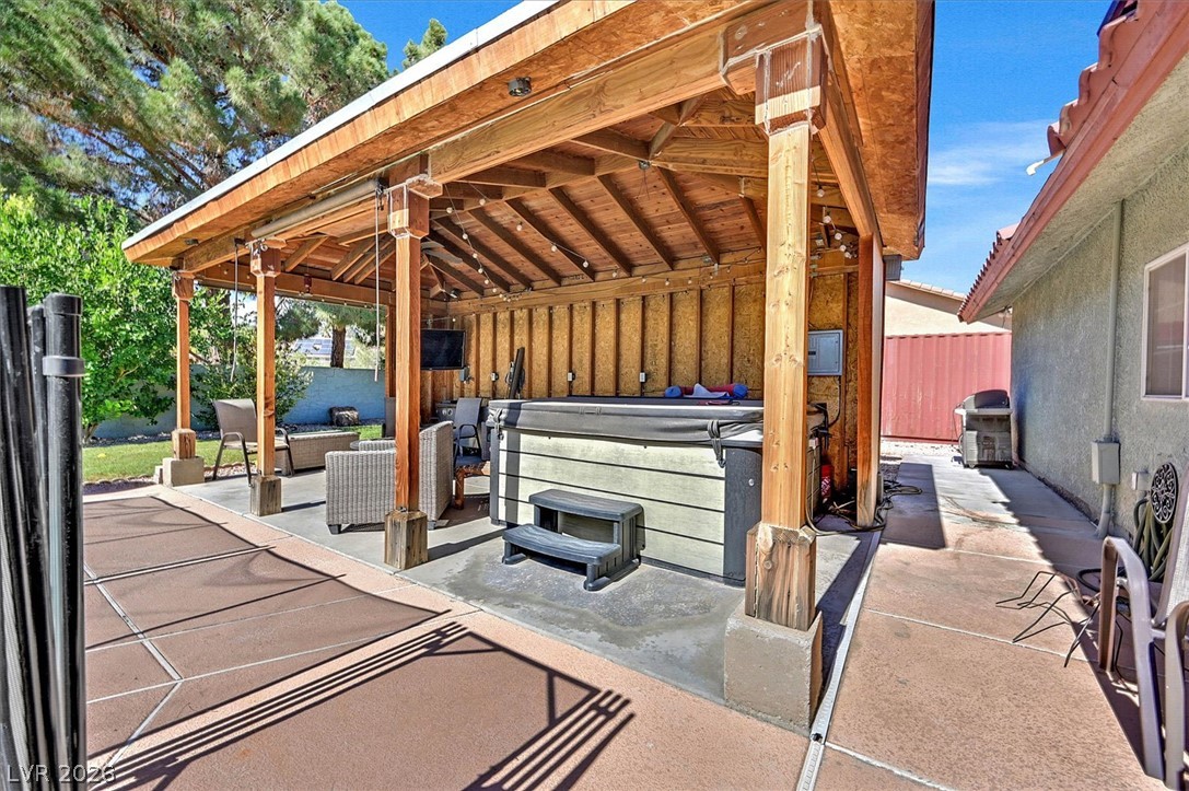 Photo 31 of 35, 4415 N Fort Apache Road