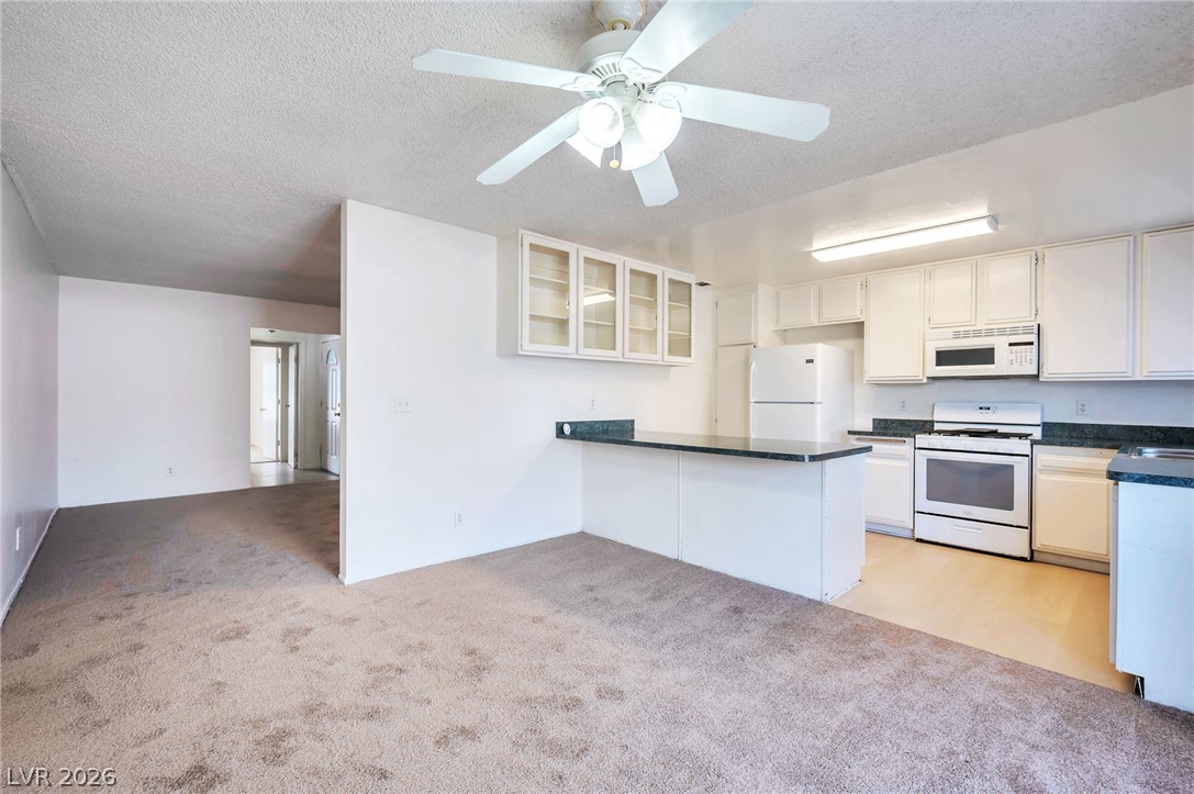 Photo 3 of 5516 Deodar Drive
