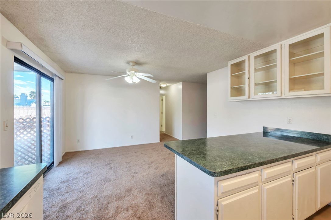 Photo 4 of 5516 Deodar Drive