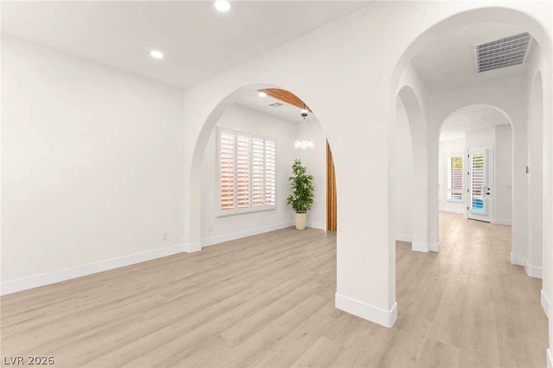 Photo 2 of 325 Corsicana Street