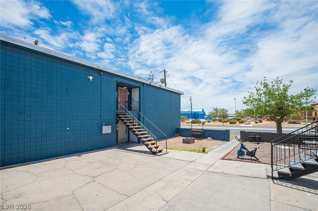 Photo 2 of 2937 Stewart Avenue