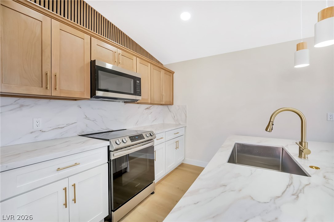 Photo 10 of 42, 4708 Obannon Drive #D