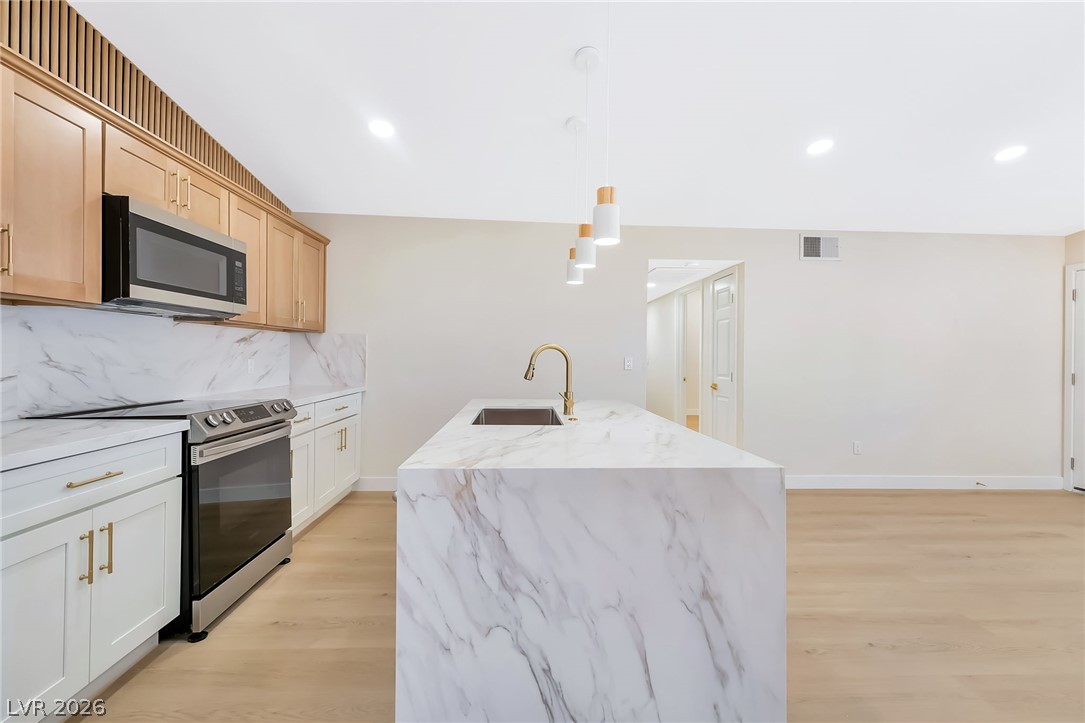 Photo 8 of 42, 4708 Obannon Drive #D