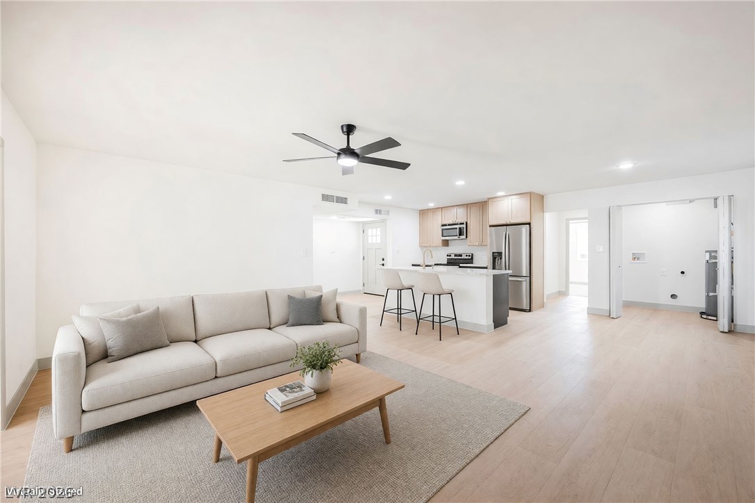 Photo 6 of 21, 412 Gilday Avenue