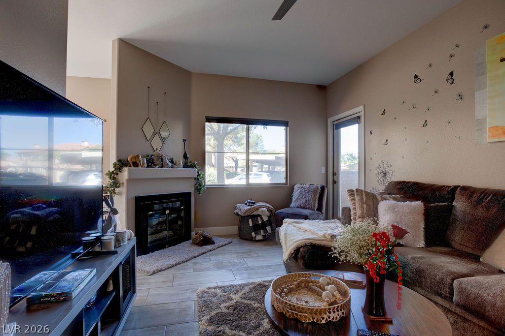 Photo 6 of 30, 8501 W University Avenue #1098
