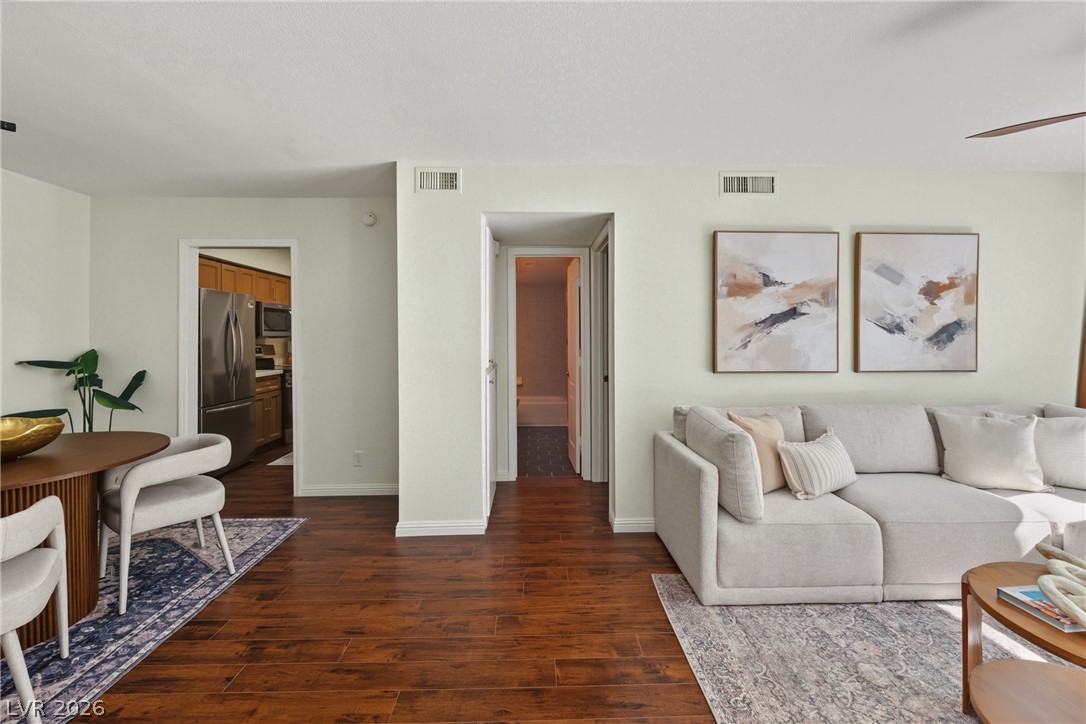 Photo 7 of 23, 650 Oakmont Avenue #2113