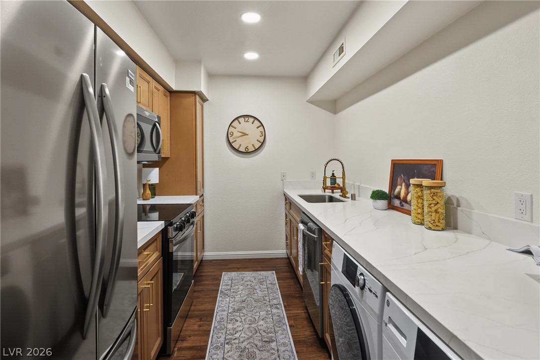 Photo 11 of 23, 650 Oakmont Avenue #2113
