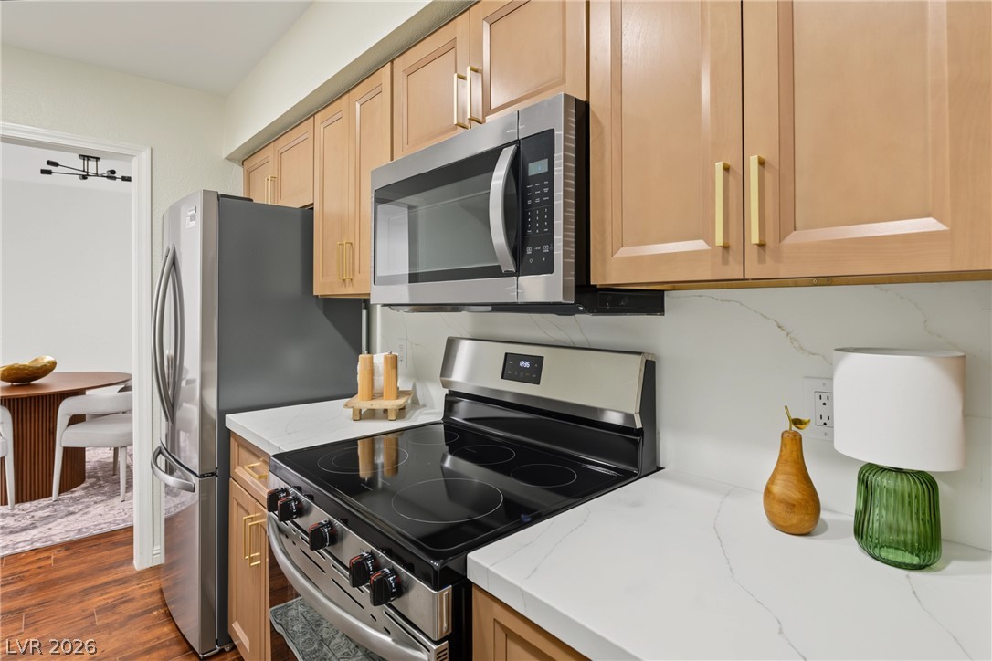 Photo 13 of 23, 650 Oakmont Avenue #2113