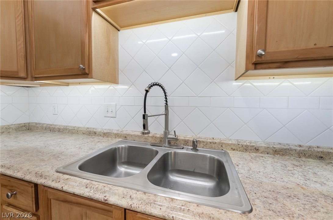 Photo 9 of 33, 209 N 13th Street