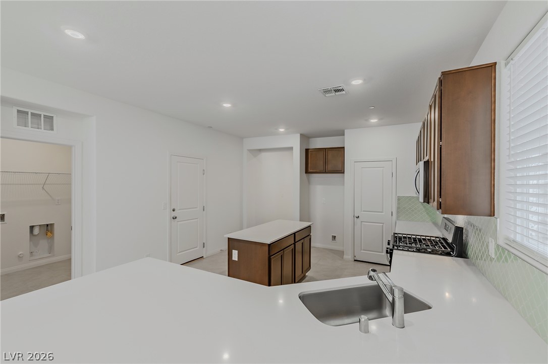 Photo 22 of 51, 3765 Osiris Avenue