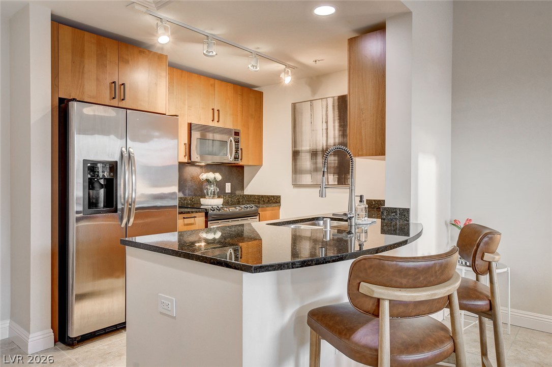 Photo 18 of 78, 200 W Sahara Avenue #1703