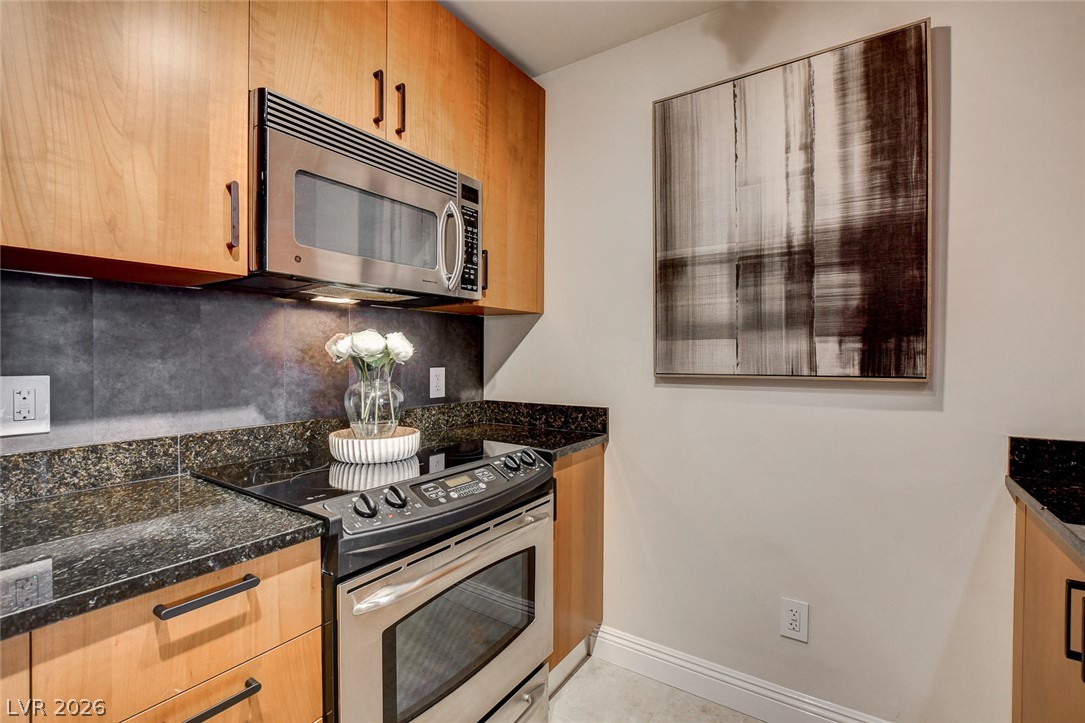 Photo 25 of 78, 200 W Sahara Avenue #1703