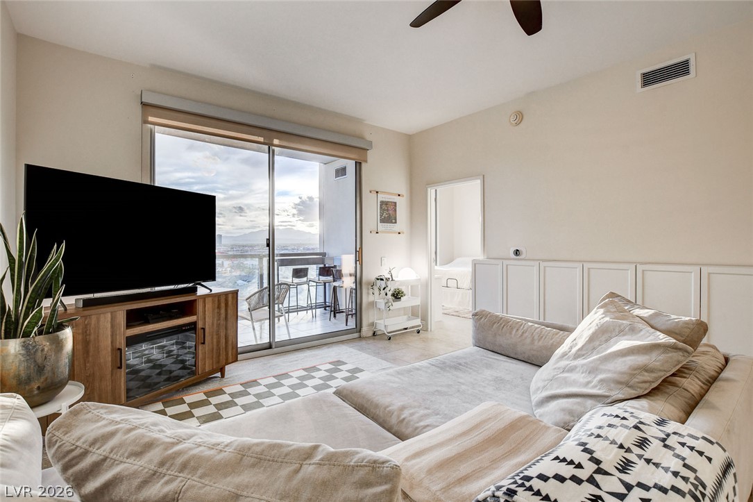 Photo 14 of 78, 200 W Sahara Avenue #1703