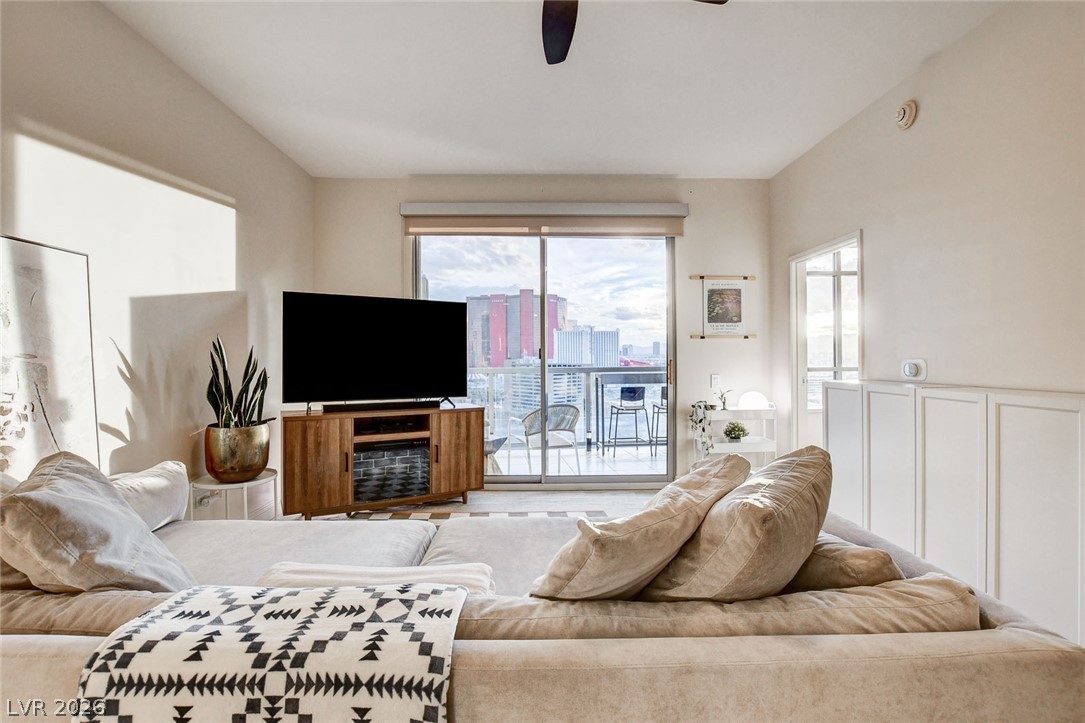 Photo 11 of 78, 200 W Sahara Avenue #1703