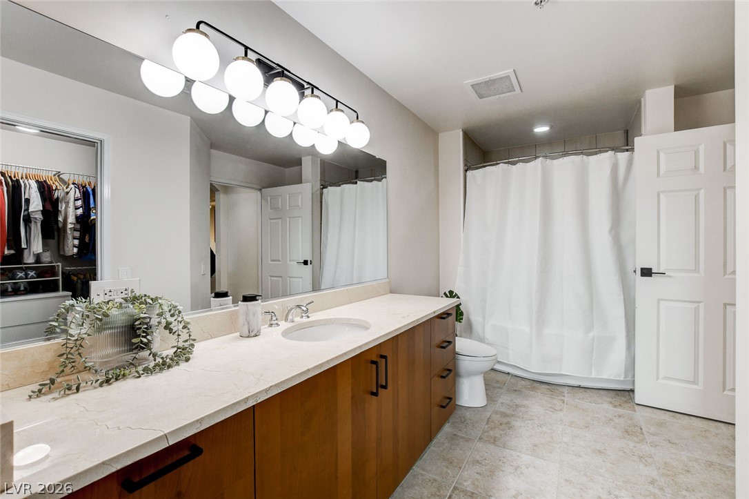 Photo 38 of 78, 200 W Sahara Avenue #1703