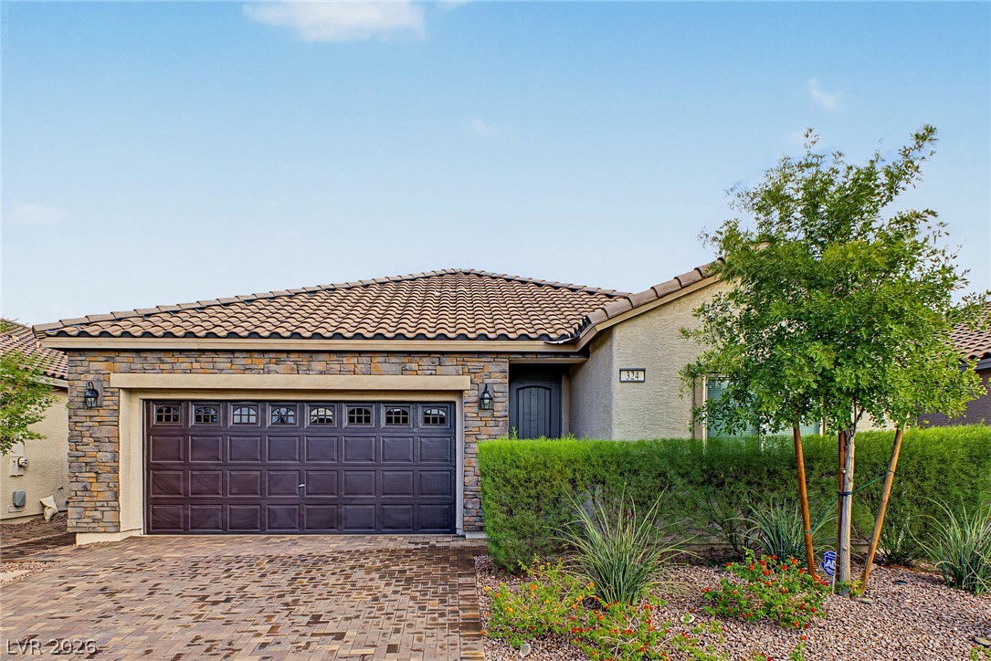 324 Zenith Crest Street, Henderson